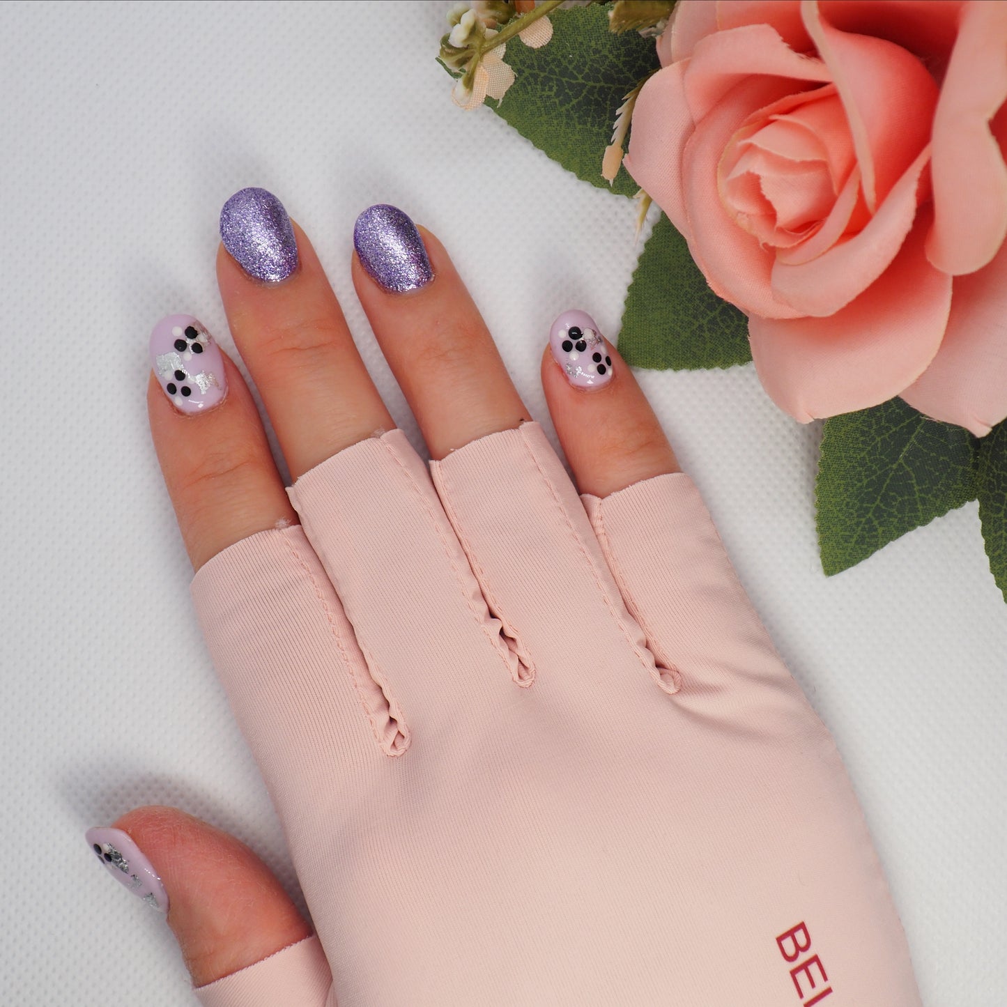 UV protection gloves for manicure with UPF 50+