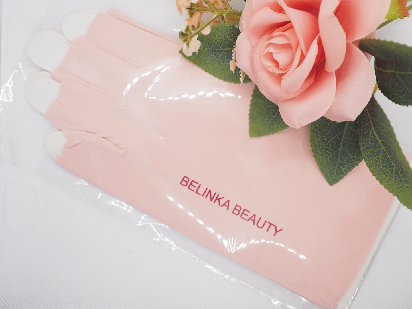 UV protection gloves for manicure with UPF 50+